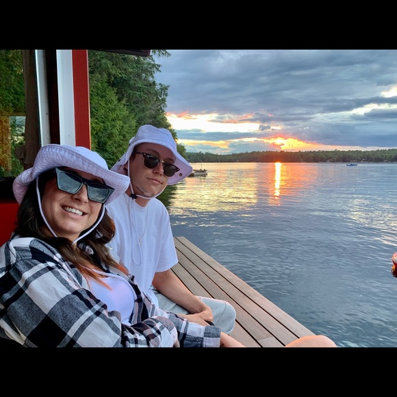 Meet your Posher, Brydon - Picture 1 of 1